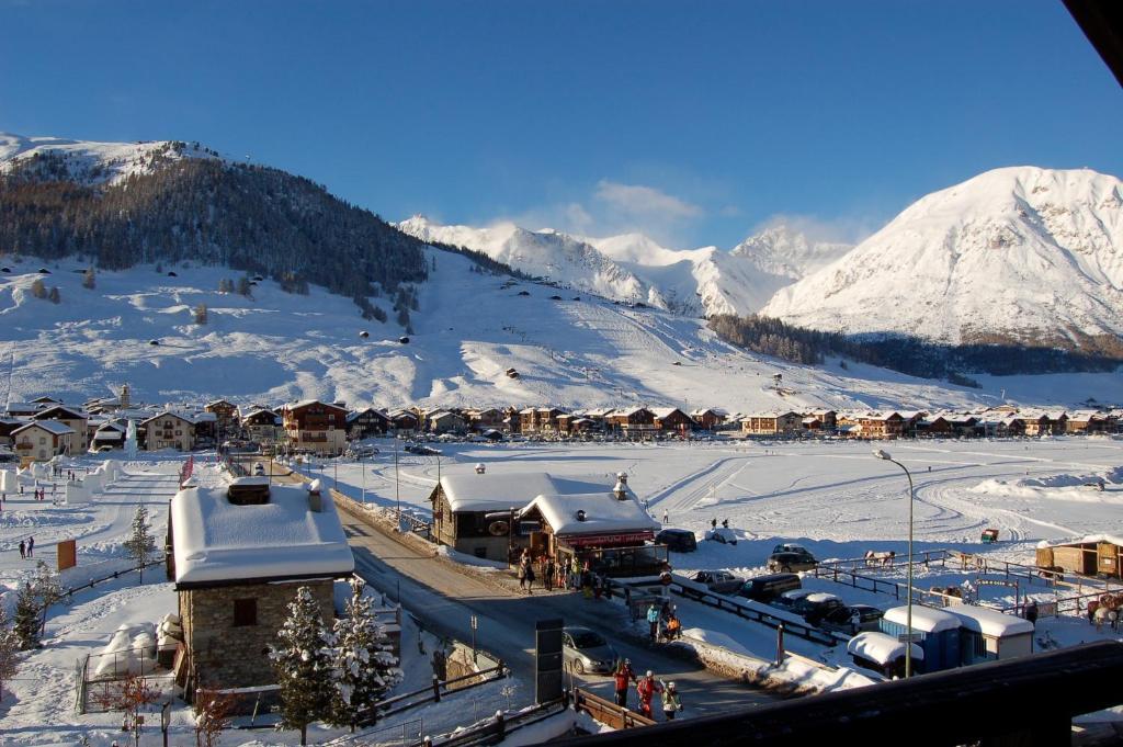 Hotel Bondi Livigno Exterior photo