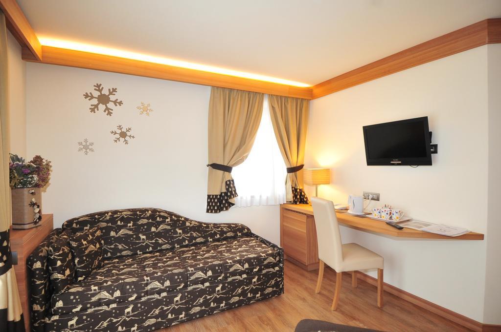 Hotel Bondi Livigno Exterior photo