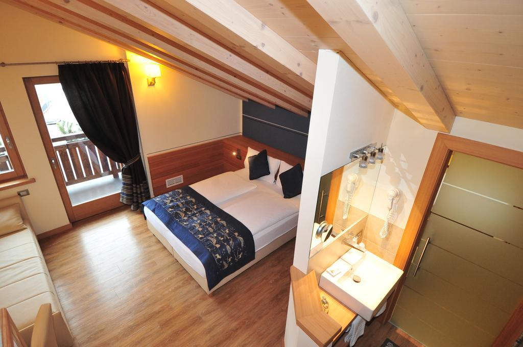 Hotel Bondi Livigno Exterior photo