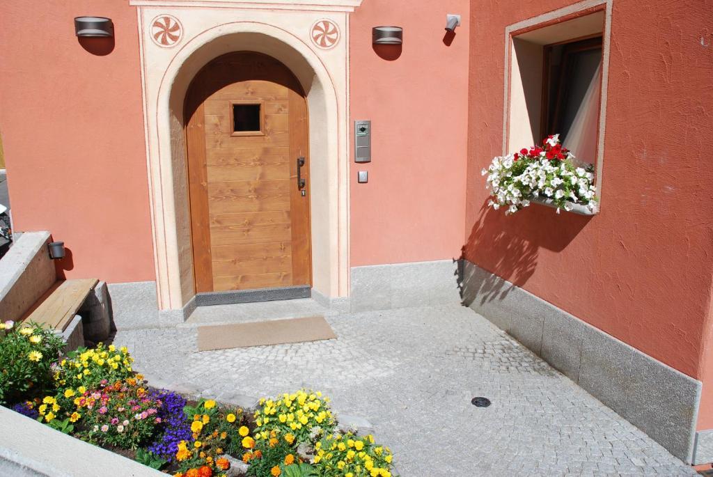 Hotel Bondi Livigno Exterior photo